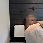 - Rising Sun With 3 Bedrooms, Loft, Sauna And Balcony With A View דירה *