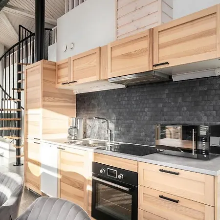 - Rising Sun With 3 Bedrooms, Loft, Sauna And Balcony With A View *