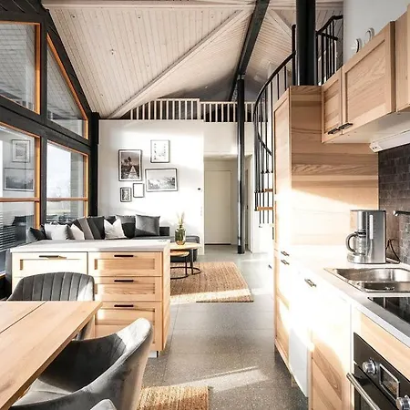 - Rising Sun With 3 Bedrooms, Loft, Sauna And Balcony With A View *