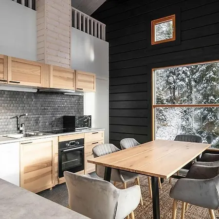 - Rising Sun With 3 Bedrooms, Loft, Sauna And Balcony With A View 公寓