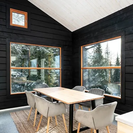 - Rising Sun With 3 Bedrooms, Loft, Sauna And Balcony With A View 公寓